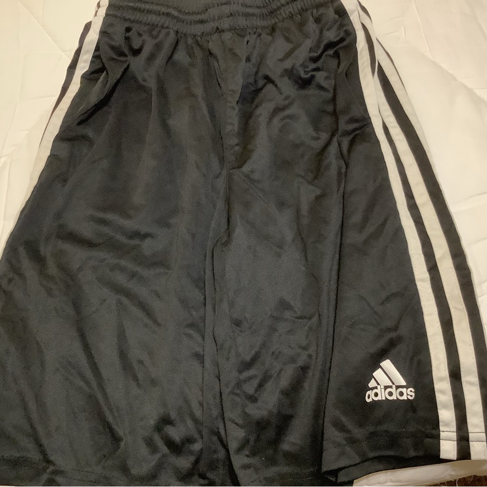 Adidas shorts ymed.
